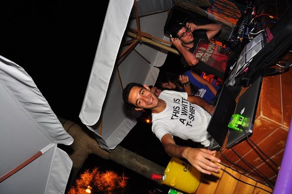 Night Beach Party @ Edde Sands